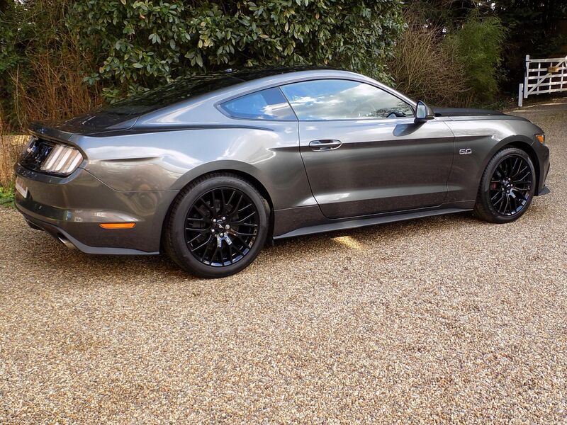 FORD MUSTANG