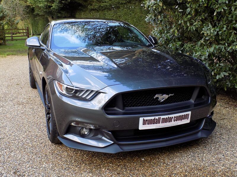 FORD MUSTANG